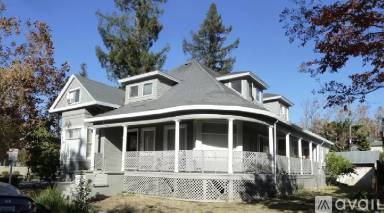 Main picture of 102 S 14th St