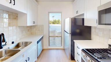 Main picture of 2131 N Cahuenga Blvd