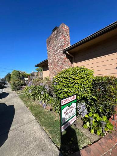 Main picture of 139 Hobart Ave