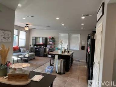 Main picture of 808 N Fountain Creek Dr