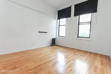 Main picture of 86 East 4th St