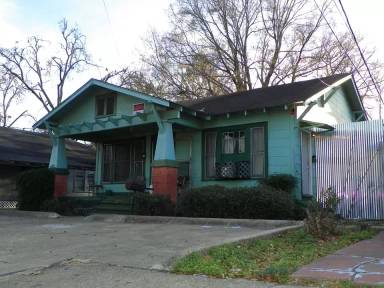 Main picture of 204 S 3rd St