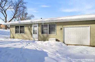 Main picture of 831 Washington St
