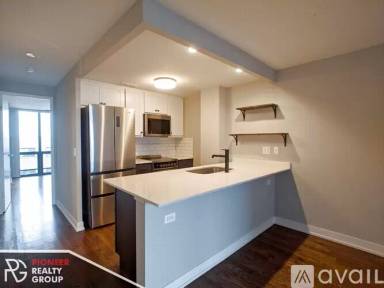 Main picture of 5910 N Sheridan Rd