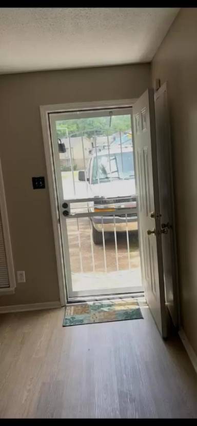 Main picture of 3116 Monterrey Sq