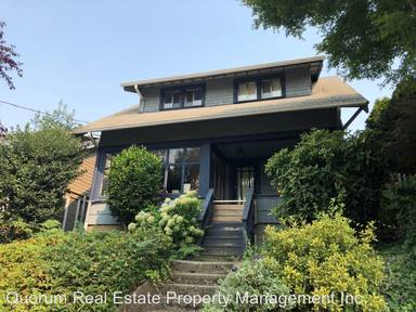 Main picture of 518 NE 79th St