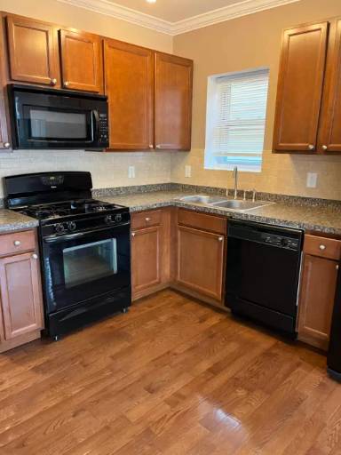 Main picture of 469 Tacoma Ave