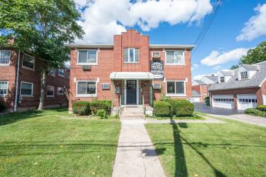 Main picture of 2912 Madison Rd