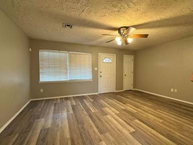 Main picture of 1410 NW 50th St