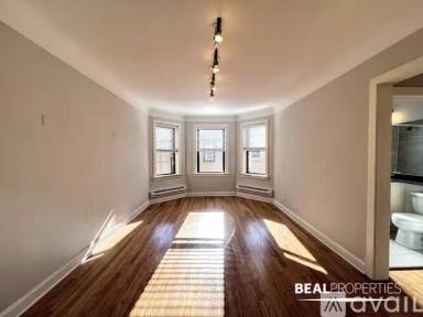 Main picture of 2325 N Rockwell St