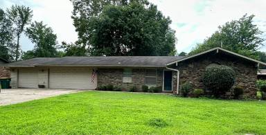 Main picture of 308 S Waco Ave