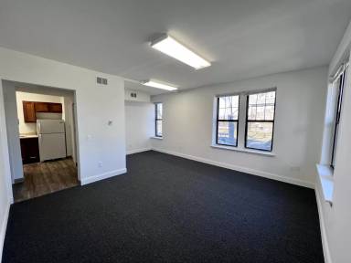 Main picture of 1887 W Grand Blvd