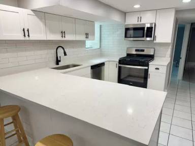 Main picture of 4200 N Damen Ave