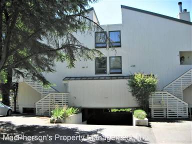 Main picture of 1017 156th Ave NE