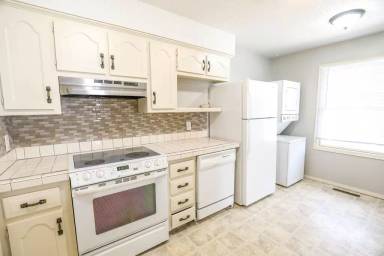 Main picture of 907 S Campbell Ave