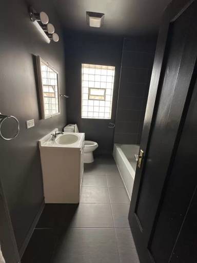 Main picture of 56 W 81st St