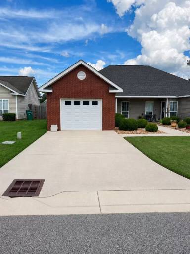 Main picture of 239 Pine Meadow Cir