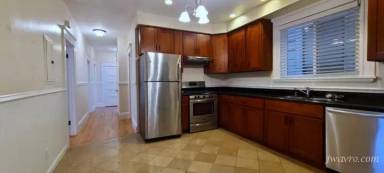 Main picture of 340 Castro St