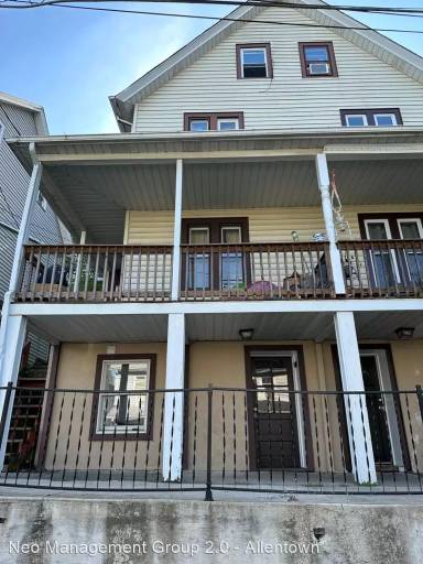 Main picture of 120 Hill St
