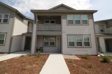 Main picture of 2710 Barnstormer St