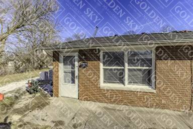 Main picture of 709 S Hutchinson Ave