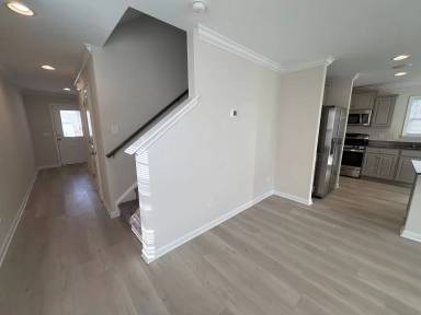 Main picture of 815 Delta Ln