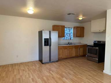 Main picture of 434 W Avenue F