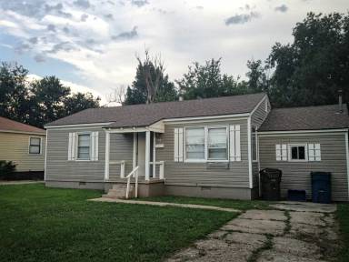 Main picture of 206 Elm St