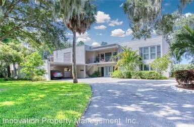 Main picture of 15 Country Club Dr
