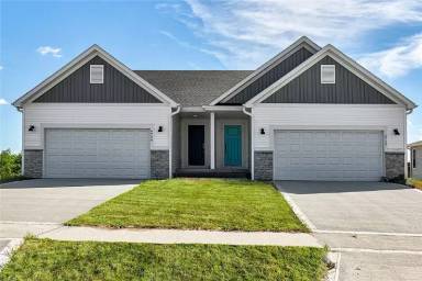 Main picture of 4706 172nd St