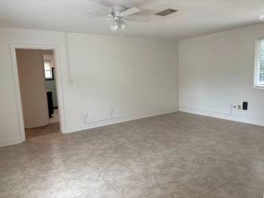 Main picture of 226 Edge Ave