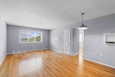 Main picture of 2507 S Big Bend Blvd