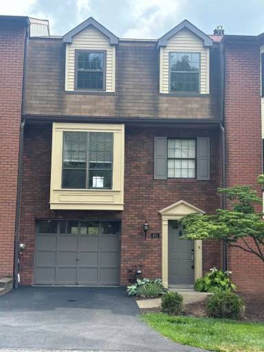 Main picture of 651 Woodcrest Dr