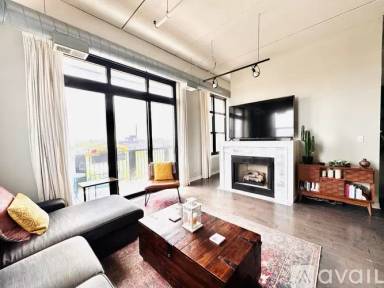 Main picture of 811 W 15th Pl