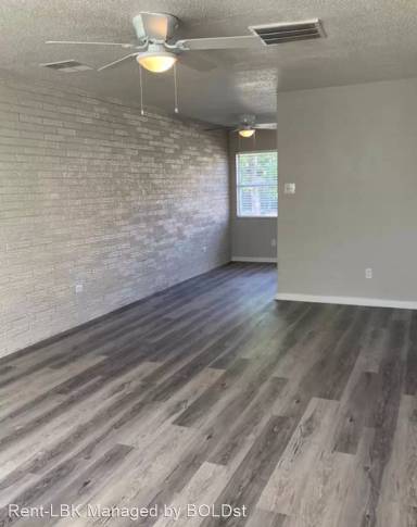 Main picture of Carlton Commons Apartments
