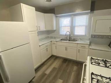 Main picture of 1805 W Becher St