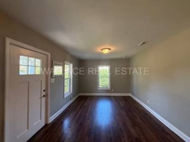 Main picture of 2830 Copeland St