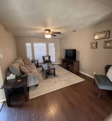 Main picture of 1910 Oakline Dr
