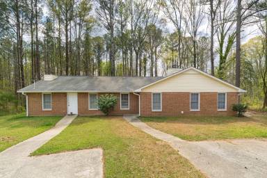 Main picture of 8081 Magnolia Dr