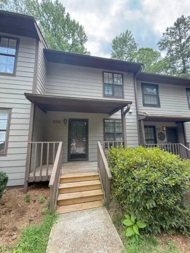 Main picture of 4247 The Oaks Dr