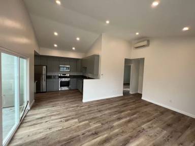 Main picture of 159 W 10th Ave