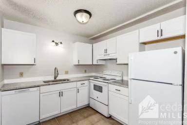 Main picture of 420 S Meridian Ave