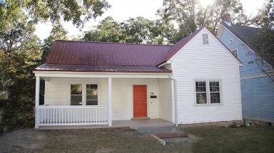 Main picture of 615 Arnette Ave