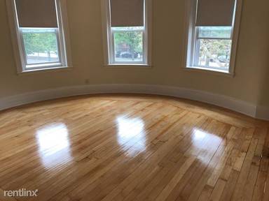 Main picture of 1822 Beacon St