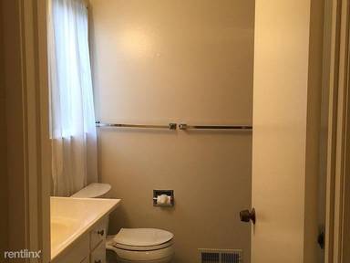 Main picture of 562 Carrick Ct