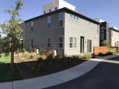 Main picture of 141 Log Pond Ln