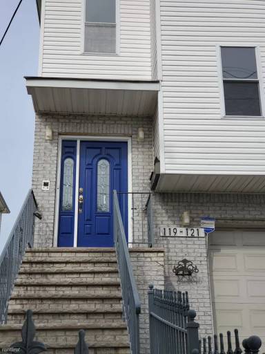 Main picture of 119-121 Mount Pleasant Ave