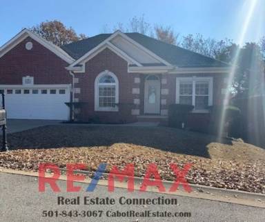 Main picture of 100 Cobblestone Dr