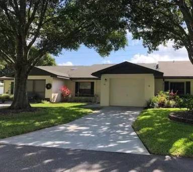 Main picture of 49 Buck Cir