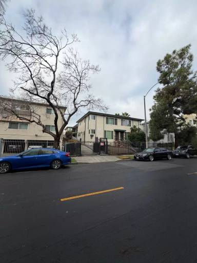 Main picture of 435 S Hoover St
